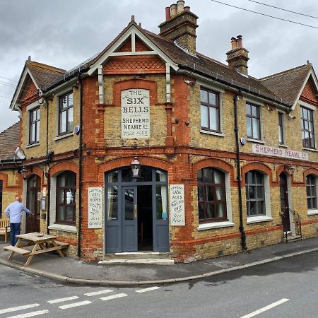 The Six Bells Bed and Breakfast Ρότσεστερ Εξωτερικό φωτογραφία
